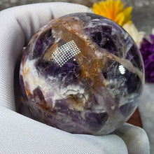 Load image into Gallery viewer, Chevron Amethyst Sphere – 梦幻紫水晶圆球摆件

