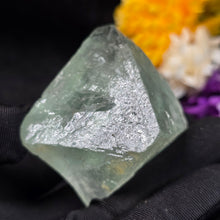 Load image into Gallery viewer, Fluorite Octahedron Display – 萤石八面体摆件
