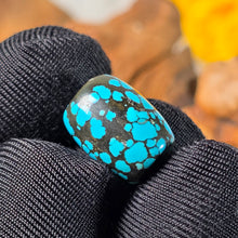 Load image into Gallery viewer, Natural Spiderweb Turquoise Barrel Shaped Bead (Hubei) – 天然湖北蜘蛛网绿松石桶珠
