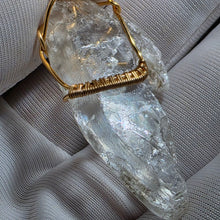 Load image into Gallery viewer, Namibia Selenite Wire Wrapped Pendant – 纳米比亚透石膏绕线吊坠
