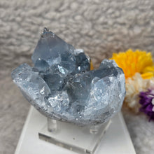 Load image into Gallery viewer, Top-Grade Celestite Specimen Display (Madagascar) – 顶级马达加斯加天青石标本摆件
