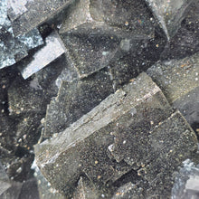 Load image into Gallery viewer, Colour-Changing Fluorite with Pyrite (Nigeria) – 尼日利亚变色萤石共生黄铁矿
