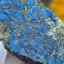 Load image into Gallery viewer, Blue Aerinite Specimen Display (Spain) – 西班牙蓝纤石标本摆件
