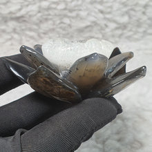 Load image into Gallery viewer, Agate Lotus Flower Carving – Purity &amp; Calm Display
