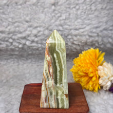 Load image into Gallery viewer, Green Onyx Tower Display – 绿色玛瑙塔摆件
