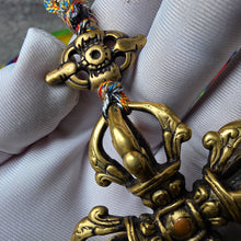 Load image into Gallery viewer, Crossed Vajra Charm – 十字降魔杵挂饰
