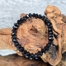Load image into Gallery viewer, Faceted Black Spinel Bracelet – 切面黑尖晶石手链

