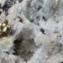 Load image into Gallery viewer, Chalcopyrite, Sphalerite &amp; Quartz Specimen – 黄铜矿闪锌矿共生石英矿物标本
