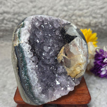 Load image into Gallery viewer, Polished Amethyst with Calcite &amp; Hematite Display – 抛光紫水晶共生方解石赤铁矿摆件
