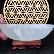 Load image into Gallery viewer, Polished Selenite Bowl Display (15cm) – 透石膏抛光能量碗摆件

