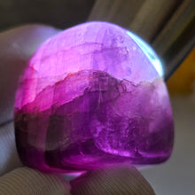 Load image into Gallery viewer, Polished Purple Lepidolite Tumbled Stone – 抛光紫锂云母随形石
