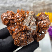 Load image into Gallery viewer, Aragonite Specimen (Bulgaria) – 保加利亚霰石矿标
