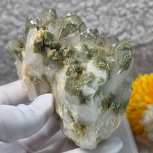 Load image into Gallery viewer, Green Phantom Quartz Cluster (Pakistan) – 巴基斯坦绿幽灵水晶簇
