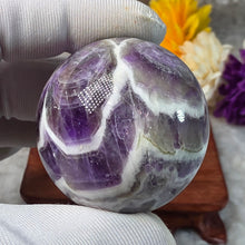 Load image into Gallery viewer, Chevron Amethyst Sphere – 梦幻紫水晶圆球摆件
