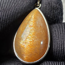 Load image into Gallery viewer, Golden Sunstone Pendant – 金太阳石吊坠
