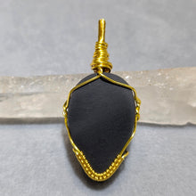 Load image into Gallery viewer, Penawar Hitam Wood Wire Wrapped Pendant / Charm – 黑金刚木绕线吊坠 / 挂件 (Copy)
