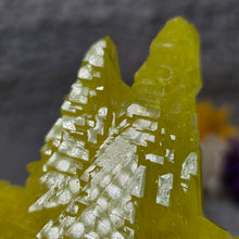 Load image into Gallery viewer, Laboratory-Grown Sulphur Crystal Cluster – 实验室培育硫磺晶簇
