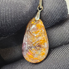 Load image into Gallery viewer, Cacoxenite Fox Pendant – 紫钛晶狐狸吊坠

