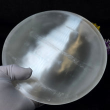 Load image into Gallery viewer, Good Grade Polished Selenite Bowl Display (20cm) – 优质透石膏抛光碗摆件
