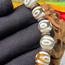 Load image into Gallery viewer, Tibetan 3 Eyed White Agate Dzi Bracelet – 西藏三眼白玛瑙天珠手链

