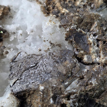 Load image into Gallery viewer, Quartz with Iron Oxide &amp; Siderite (Inner Mongolia, China) – 内蒙古天然石英铁氧化物菱铁矿标本
