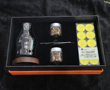 Load image into Gallery viewer, Agarwood Aromatherapy with Candle Holder Set – 沉香香薰烛台套装
