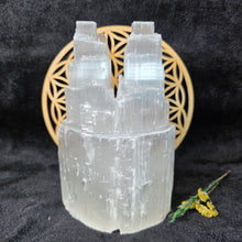 Load image into Gallery viewer, Raw Twin Selenite Tower Display (20cm) – 透石膏双峰能量柱摆件

