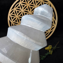 Load image into Gallery viewer, Polished Spiral Selenite Tower Display (15cm) – 透石膏能量柱摆件
