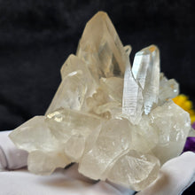 Load image into Gallery viewer, Clear Quartz Cluster Display (Green Ridge, Washington, USA) – 美国华盛顿州 Green Ridge 天然透明水晶簇矿物摆件
