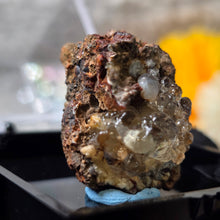 Load image into Gallery viewer, Hyalite Opal Specimen (Mexico) – 墨西哥水胆蛋白石矿标
