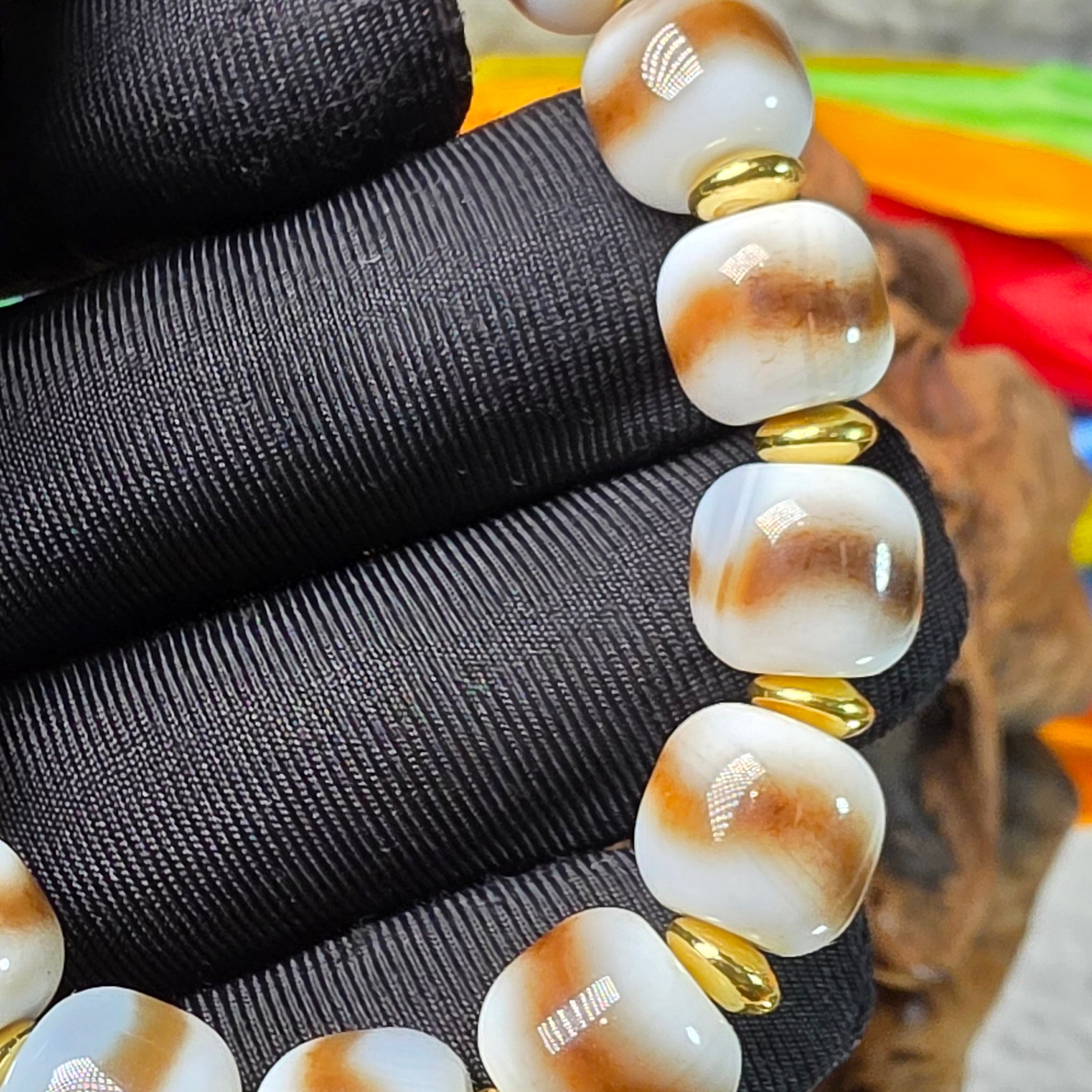 Tibetan Tiger Tooth White Agate Dzi Bracelet – 西藏虎牙白玛瑙天珠