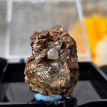 Load image into Gallery viewer, Hyalite Opal Specimen (Mexico) – 墨西哥水胆蛋白石矿标
