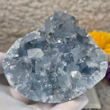 Load image into Gallery viewer, Top-Grade Celestite Specimen Display (Madagascar) – 顶级马达加斯加天青石标本摆件
