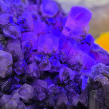 Load image into Gallery viewer, Columnar Calcite Specimen (Fujian, China) – 中国福建柱状方解石矿标
