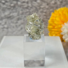 Load image into Gallery viewer, Gemmy Green Apophyllite Specimen Display – 宝石级绿色鱼眼石标本摆件
