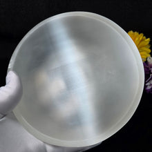 Load image into Gallery viewer, Good Grade Polished Selenite Bowl Display (15cm) – 优质透石膏抛光碗摆件
