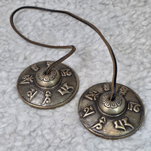 Load image into Gallery viewer, Om Mani Padme Hum Tibetan Tingsha Cymbals (Carvings) – Traditional Meditation Bells – 六字真言雕刻藏式丁夏法铃
