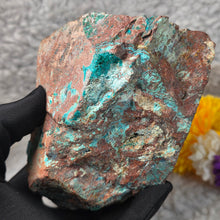 Load image into Gallery viewer, Dioptase with Malachite, Shattuckite &amp; Chrysocolla Specimen (Congo) – 刚果翠铜矿共生孔雀石、蓝铜矿与蓝铜矿石矿标
