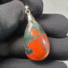 Load image into Gallery viewer, Chicken Blood Stone Pendant – 鸡血石吊坠
