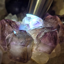 Load image into Gallery viewer, Amethyst on Quartz with Enhydro Cluster Display (Mogok, Myanmar) – 缅甸抹谷天然紫水晶共生石英水胆水晶簇矿物摆件
