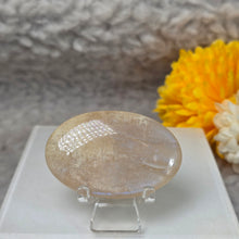 Load image into Gallery viewer, Rainbow Moonstone Palm Stone (Tanzania) – 坦桑尼亚彩虹月光石掌心石
