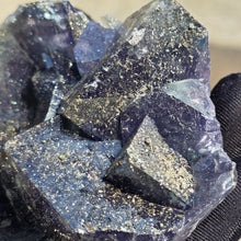 Load image into Gallery viewer, Colour-Changing Fluorite with Pyrite (Nigeria) – 尼日利亚变色萤石共生黄铁矿
