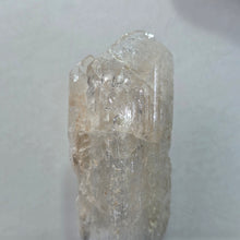 Load image into Gallery viewer, Danburite Specimen (Mexico) – 墨西哥丹布莱石标本
