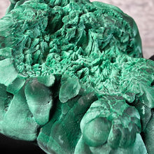 Load image into Gallery viewer, Raw Malachite Display – 原矿孔雀石摆件
