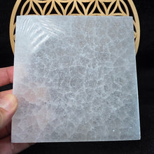Load image into Gallery viewer, Polished Selenite Square Plate Display (12cm) – 透石膏抛光方形能量板
