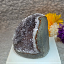 Load image into Gallery viewer, Amethyst Slab Display (Uruguay) – 乌拉圭紫水晶切片摆件
