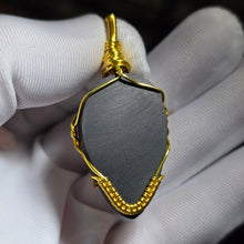 Load image into Gallery viewer, Penawar Hitam Wood Wire Wrapped Pendant / Charm – 黑金刚木绕线吊坠 / 挂件 (Copy)
