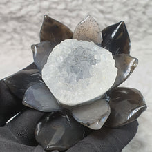 Load image into Gallery viewer, Agate Lotus Flower Carving – Purity &amp; Calm Display
