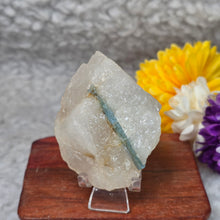 Load image into Gallery viewer, Blue Tourmaline in Quartz Display – 蓝碧玺共生石英矿物摆件
