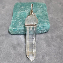 Load image into Gallery viewer, Lemurian Quartz Wire Wrapped Pendant – 雷姆利亚水晶手工绕线吊坠

